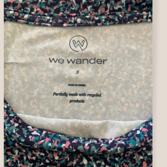 Blue Moisture Wicking Top Size Small - Picture 6 of 8